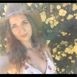 Meet your Posher, Ashley